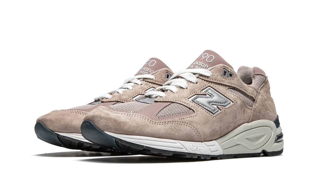 990v2 "Kith - Dusty Rose" M990K2