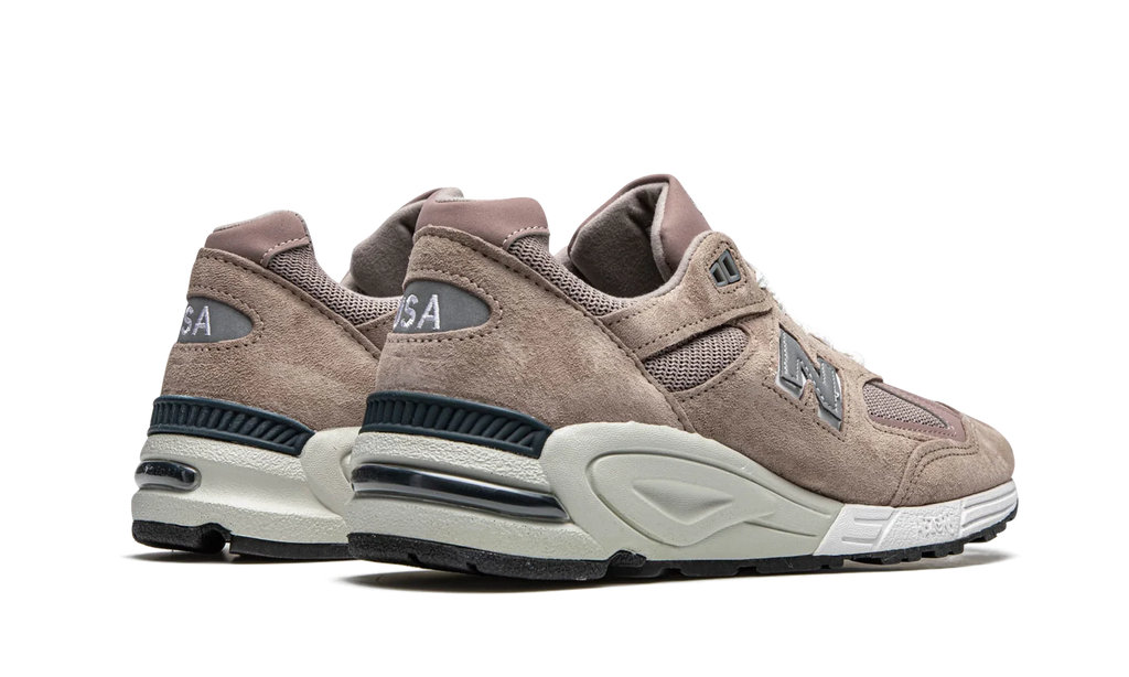 990v2 "Kith - Dusty Rose" M990K2