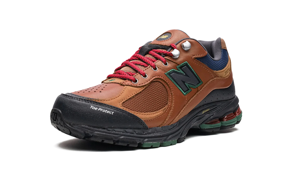 2002R "The Hiker" M2002RWM